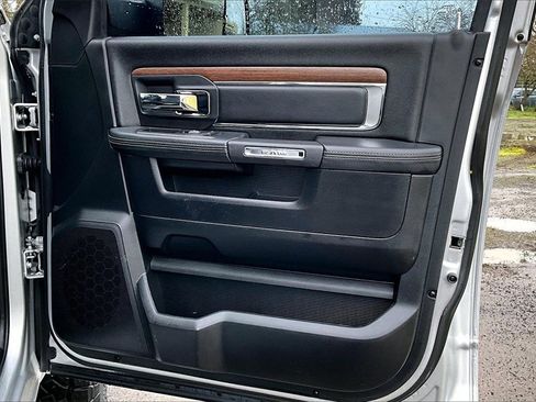 Used 2016 RAM 2500 Laramie w/ Convenience Group image 23