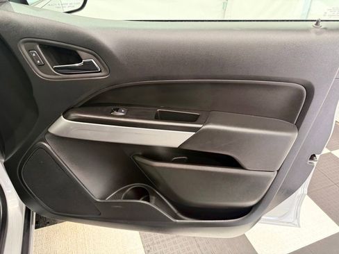 Used 2022 Chevrolet Colorado LT w/ Fleet Safety Package image 22