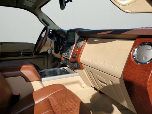 Used 2014 Ford F250 King Ranch w/ King Ranch w/Chrome Package image 13