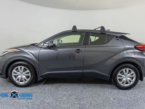Used 2021 Toyota C-HR LE FWD image 4