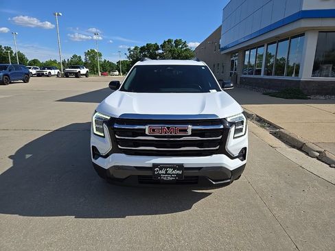 Used 2025 GMC Terrain Elevation w/ Elevation Premium Package AWD/4WD image 3