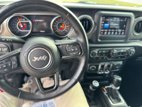 Used 2020 Jeep Wrangler Sport image 22