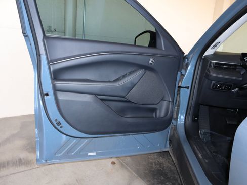 Certified 2024 Ford Mustang Mach-E Select image 30