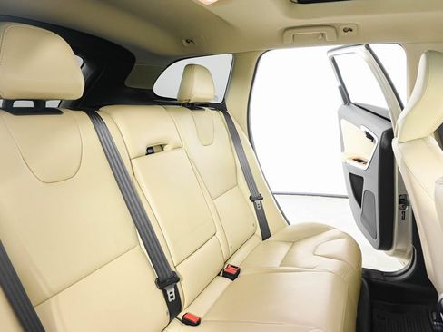 Used 2017 Volvo XC60 T5 Inscription w/ Preferred Option Package FWD image 21