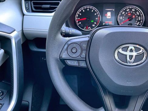 Used 2019 Toyota RAV4 XLE image 24