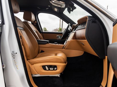 Certified 2022 Rolls-Royce Cullinan image 49