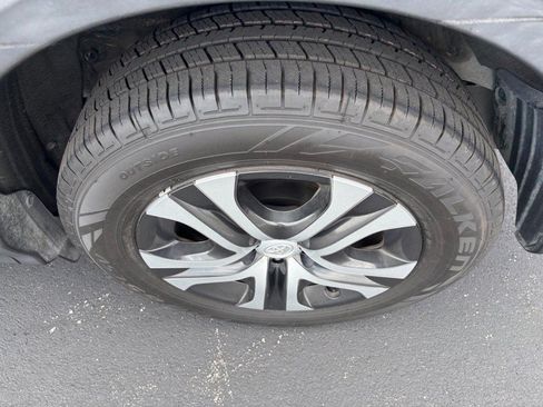 Used 2017 Toyota RAV4 LE FWD image 8