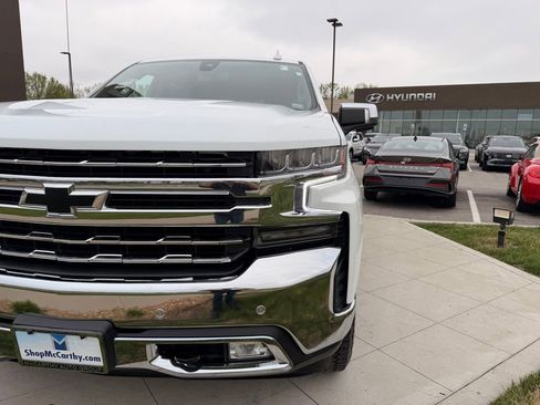 Used 2021 Chevrolet Silverado 1500 LTZ w/ LTZ Premium Package image 12