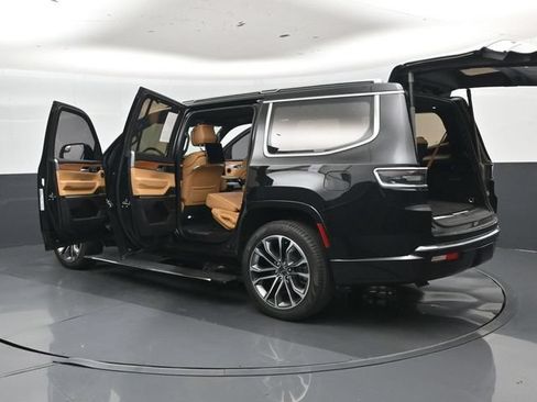 Used 2024 Jeep Grand Wagoneer Series III w/ Rear Seat Video Group 1 AWD/4WD image 50