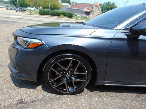 Used 2022 Honda Civic Sport Touring image 11