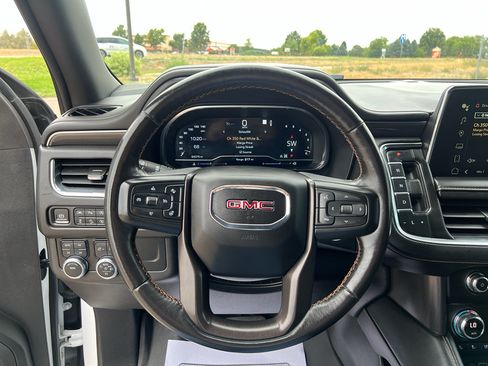 Used 2023 GMC Yukon AT4 w/ Technology Package AWD/4WD image 16