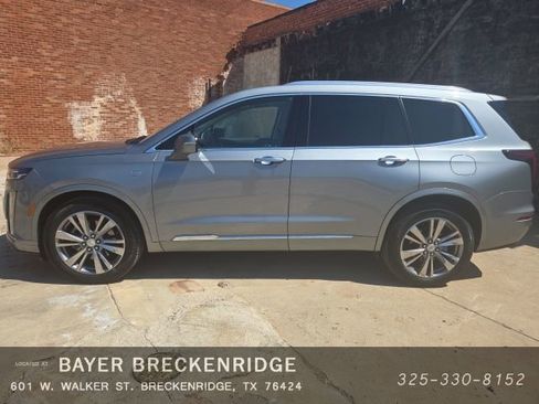 Certified 2025 Cadillac XT6 Premium Luxury image 4