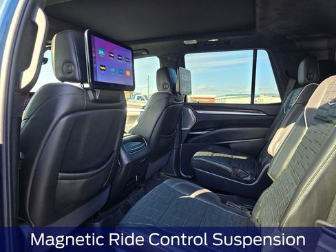 Used 2025 Cadillac Escalade Sport Platinum AWD/4WD image 13