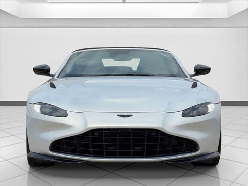 Used 2022 Aston Martin V8 Vantage Roadster image 11