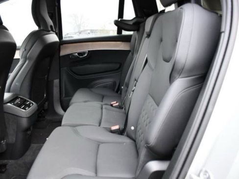Certified 2025 Volvo XC90 B6 Plus AWD/4WD image 13
