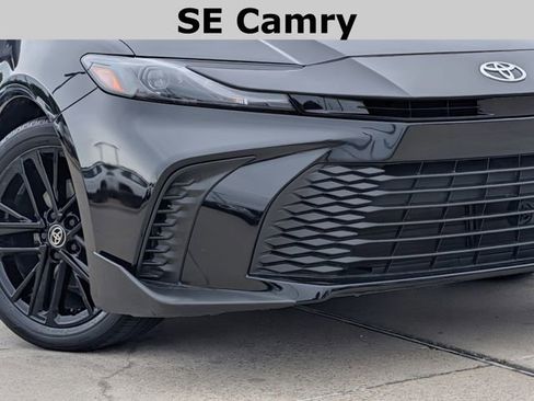 Used 2025 Toyota Camry SE FWD image 3