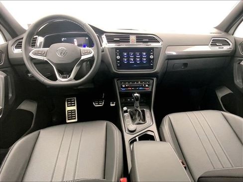Certified 2023 Volkswagen Tiguan SE R-Line AWD/4WD image 12