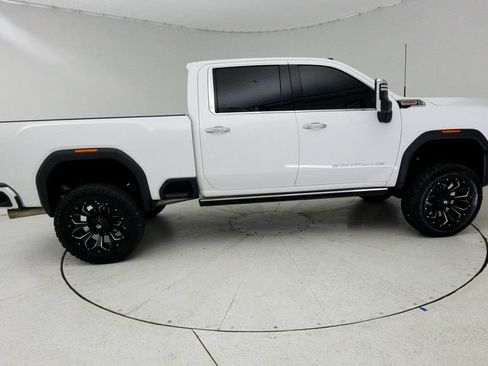 Used 2024 GMC Sierra 2500 Denali w/ Denali Reserve Package AWD/4WD image 9
