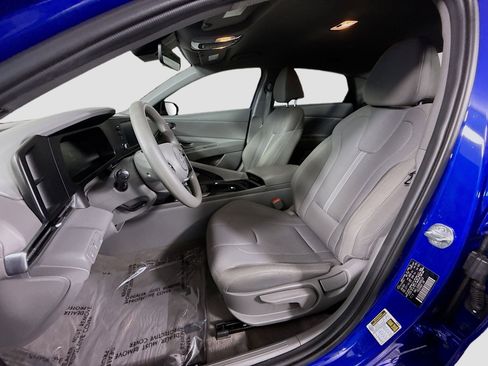 Used 2024 Hyundai Elantra SE image 21