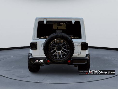 Used 2020 Jeep Wrangler Unlimited Sahara image 6