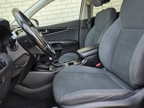 Used 2016 Kia Sorento AWD w/ LX Convenience Package image 10