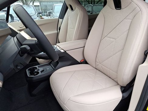 New 2026 BMW iX xDrive45 image 9