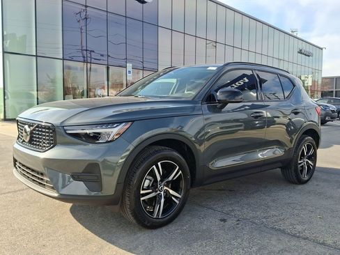 New 2026 Volvo XC40 B4 Core image 10