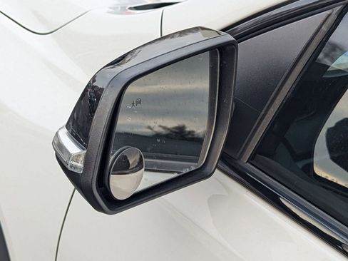 Used 2022 GMC Acadia SLE w/ Driver Convenience Package image 11