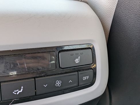 Used 2022 Hyundai Palisade SEL w/ Premium Package FWD image 17
