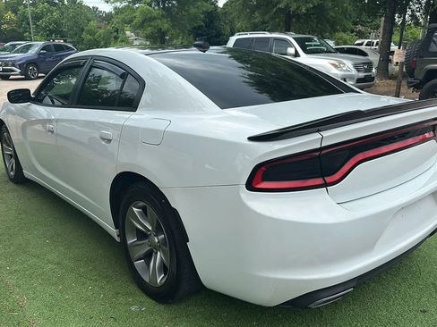 Used 2016 Dodge Charger SXT RWD image 5