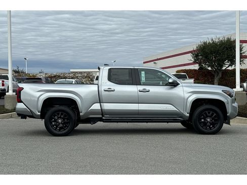 New 2026 Toyota Tacoma SR5 AWD/4WD image 3