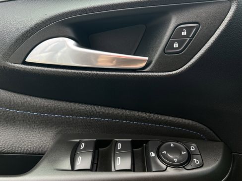 Used 2025 Buick Envista Sport Touring image 22