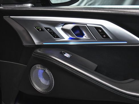 Used 2025 BMW XM image 19