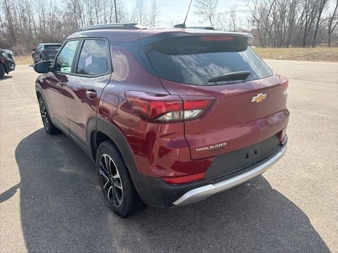 Used 2025 Chevrolet TrailBlazer LT w/ Convenience Package image 5