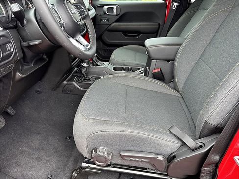 Certified 2025 Jeep Wrangler Sahara image 18