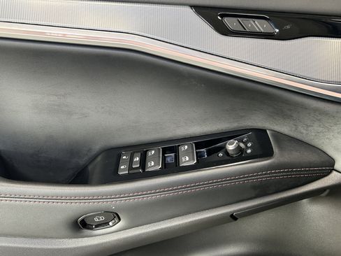 Used 2024 Jeep Wagoneer Launch Edition AWD/4WD image 18