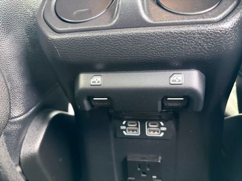 Used 2022 Jeep Gladiator Rubicon w/ LED Lighting Group AWD/4WD image 36
