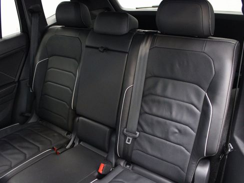 Used 2024 Volkswagen Tiguan SEL R-Line image 25