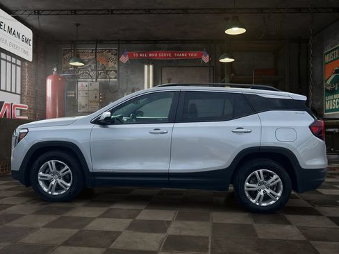Certified 2022 GMC Terrain SLE w/ Driver Convenience Package FWD image 8