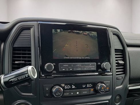 Used 2024 Nissan Titan SV w/ SV Convenience Package AWD/4WD image 16