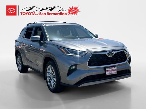 Certified 2026 Toyota Highlander Platinum AWD/4WD image 7