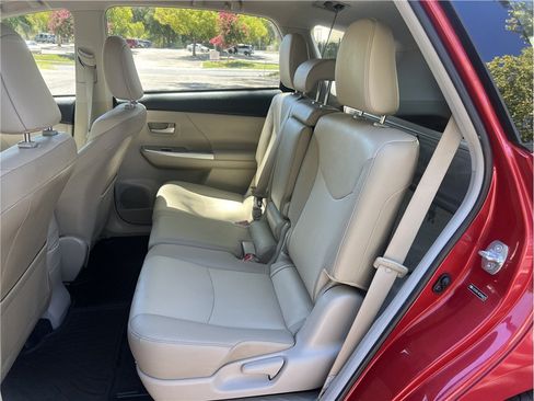 Used 2012 Toyota Prius V Five FWD image 15