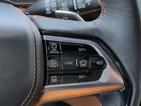 Certified 2025 Jeep Grand Cherokee L Summit AWD/4WD image 28