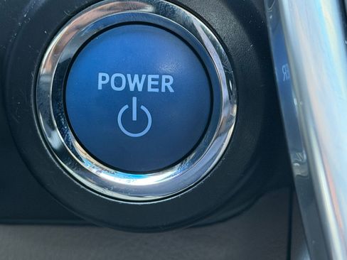 Used 2015 Toyota Camry XLE w/ Moonroof Package FWD image 24