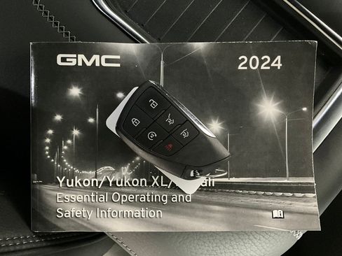 Used 2024 GMC Yukon XL Denali w/ Advanced Technology Package AWD/4WD image 13