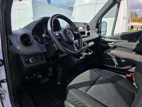 Used 2020 Mercedes-Benz Sprinter 2500 image 15