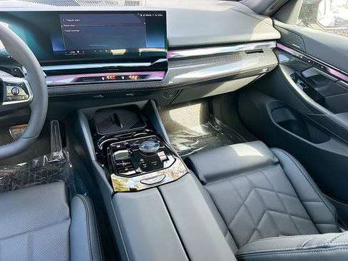 New 2026 BMW 540i xDrive 540i xDrive w/ M Sport Package image 18