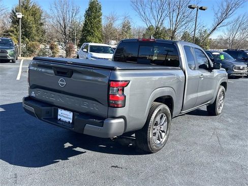 Used 2025 Nissan Frontier SV image 4
