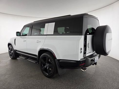 New 2025 Land Rover Defender 130 V8 AWD/4WD image 17
