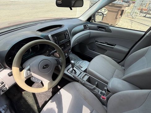 Used 2013 Subaru Forester 2.5X Premium w/ All-Weather Plus Pkg AWD/4WD image 17